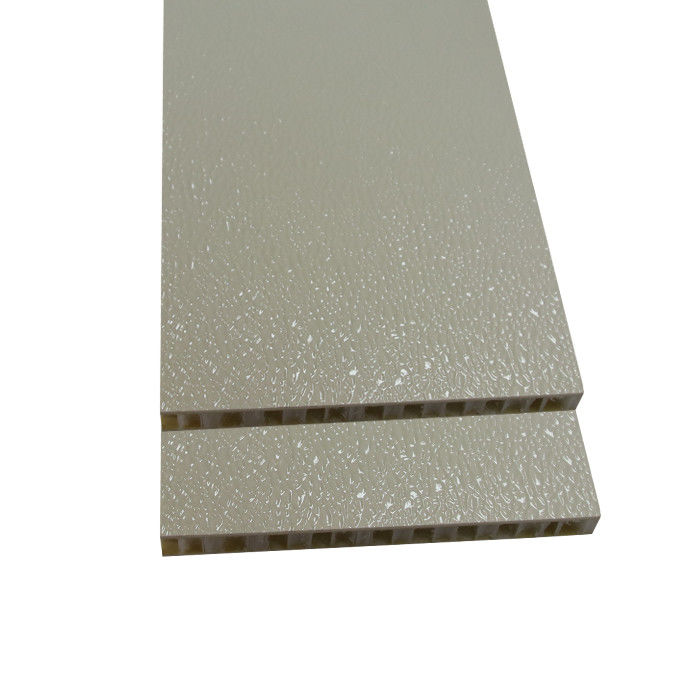 El panel de bocadillo grabado en relieve resistente ULTRAVIOLETA del panal de FRP para el piso del camión de la cubierta del Tonneau